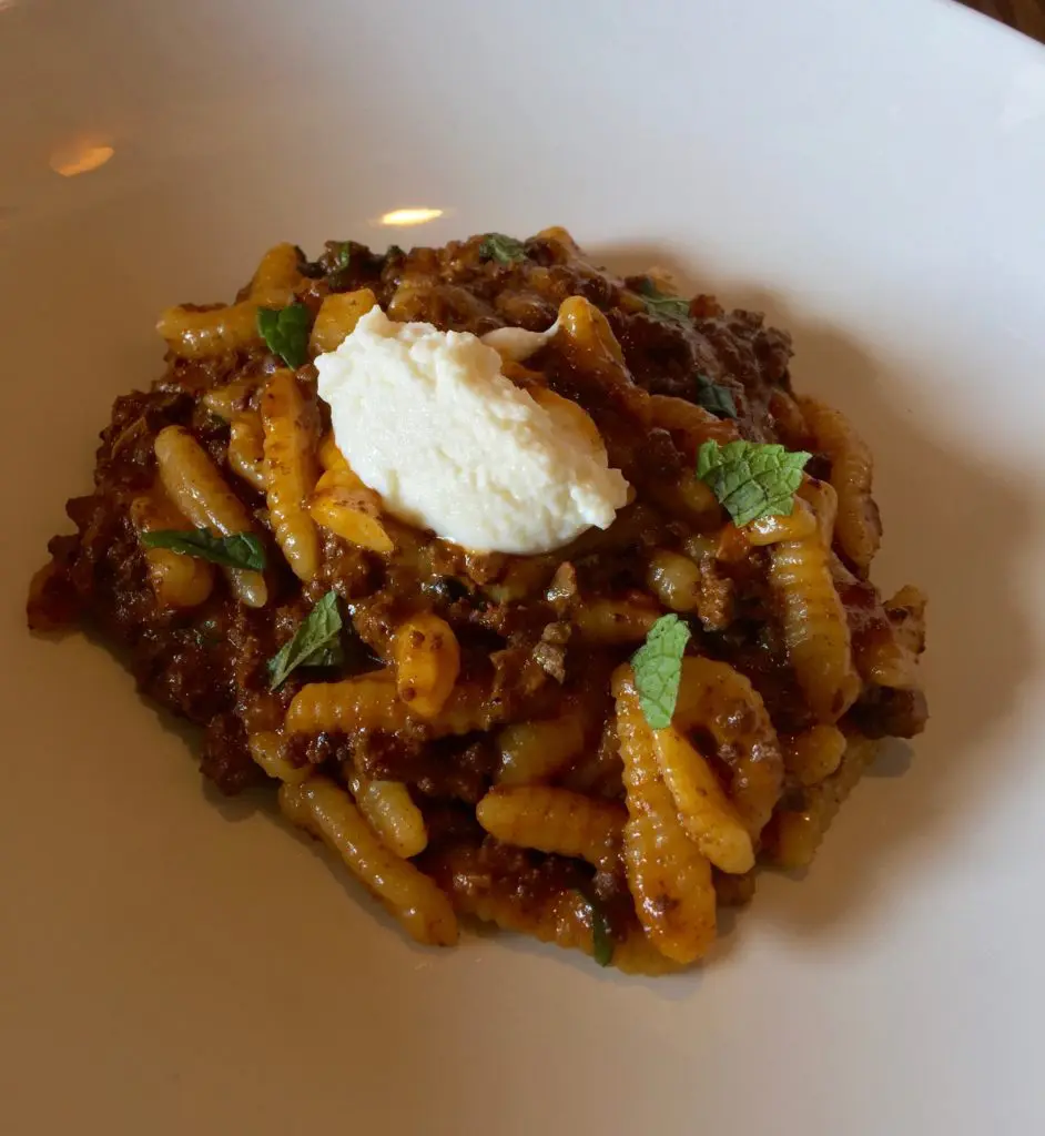 A Reality TV Star Chef Quietly Excels in a Sweet Restaurant in New Orleans: A Brunch to Remember