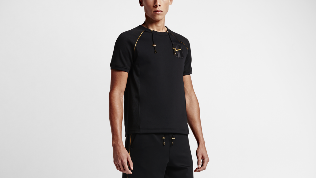 The NikeLab Top x OR was inspired by the traditional football kit. 