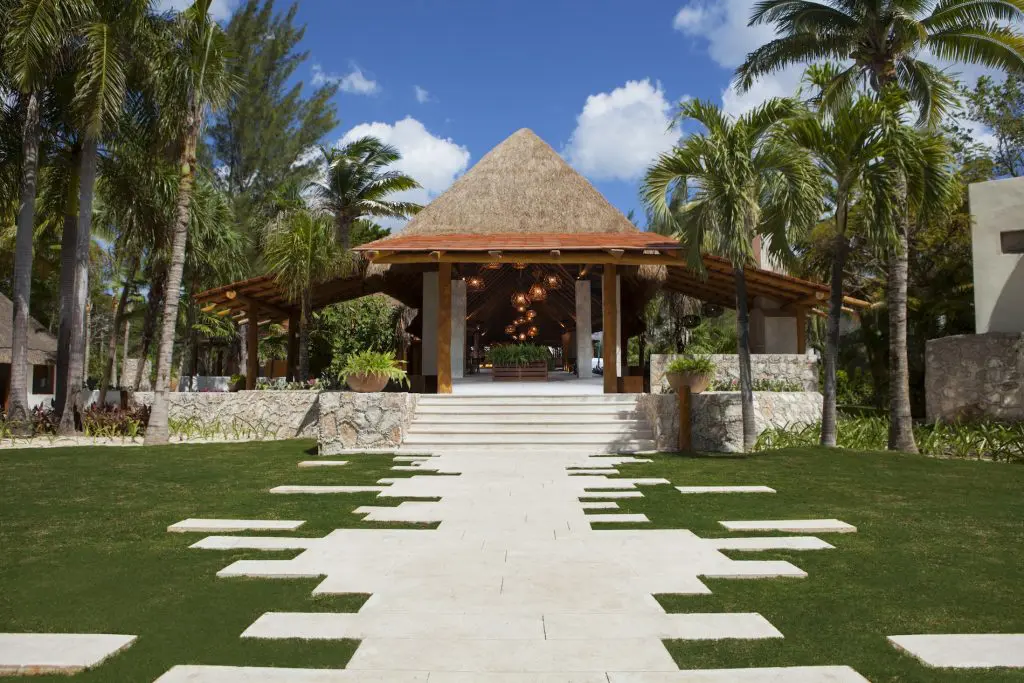 The thatched lobby of Mahekal