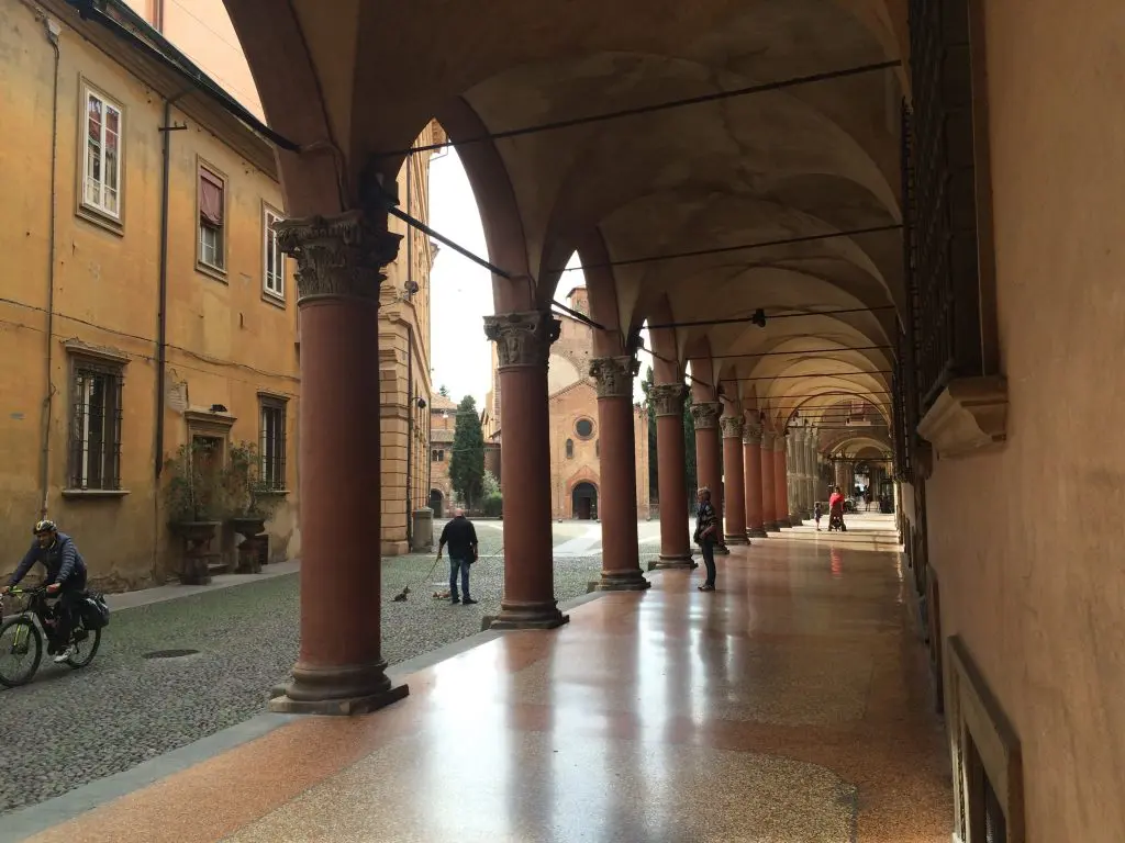 Arcade that takes us toward San Stephano.