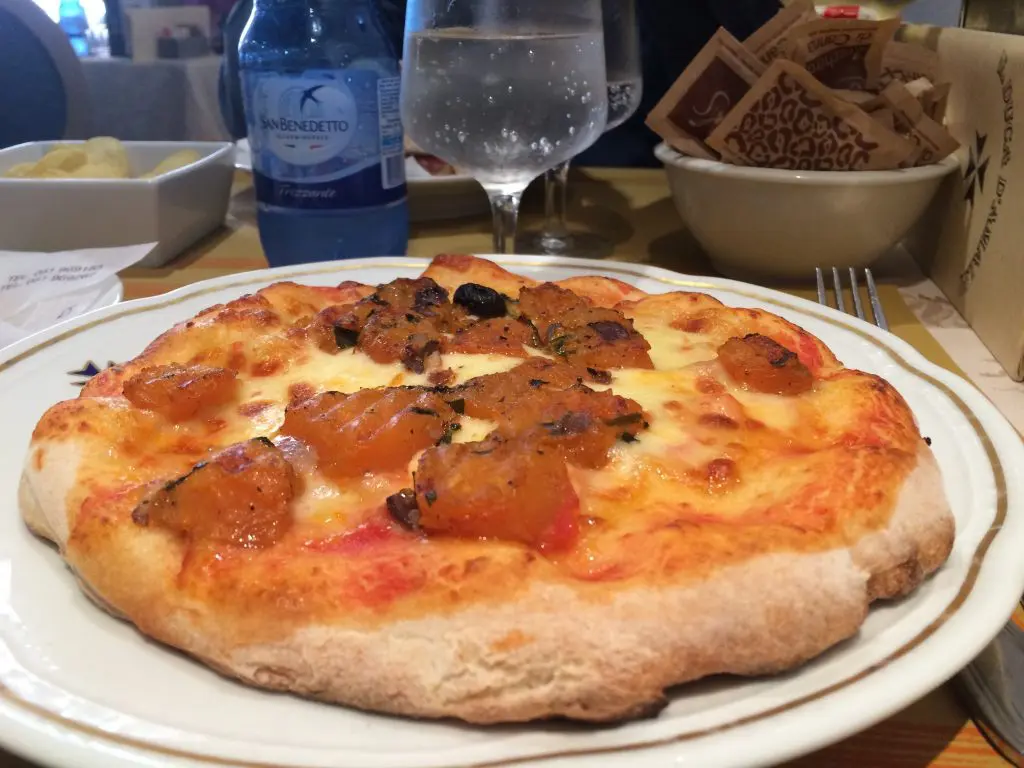 Pizza divine.
