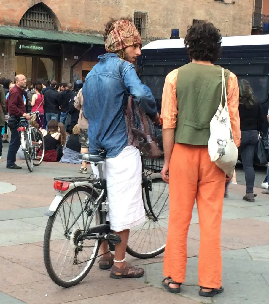 Local chatter in Piazza Maggiore.