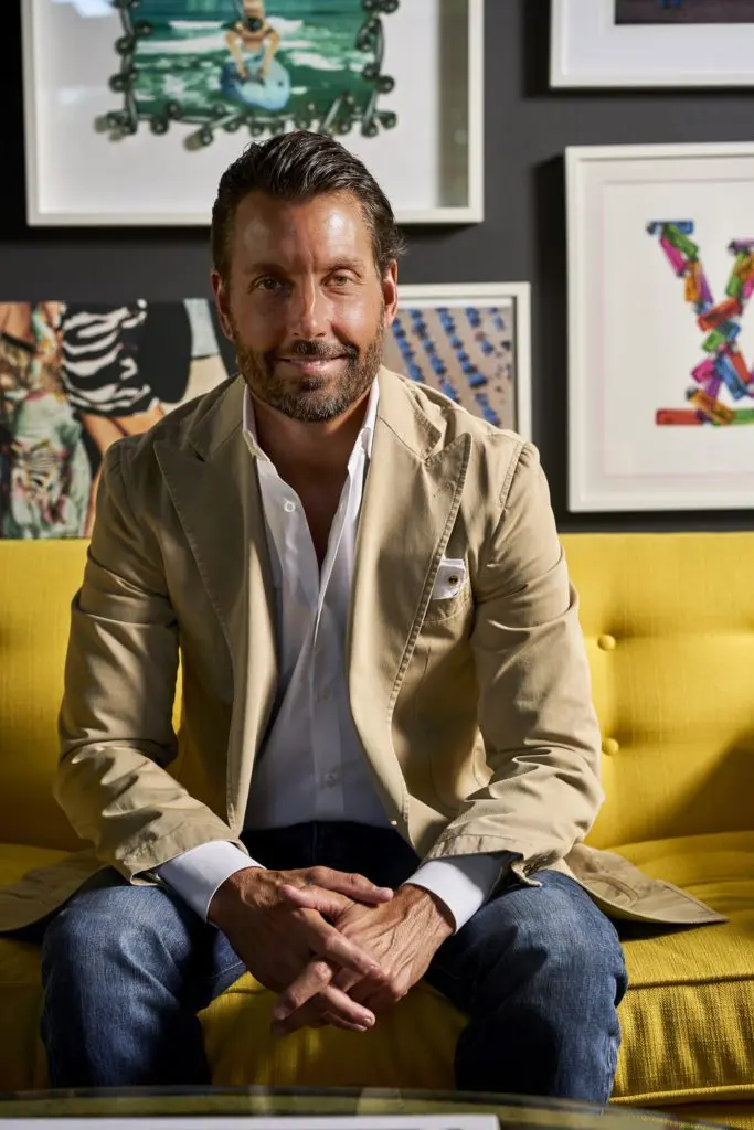 A Dallas PR Pro Goes Solo — and Attacks the Pocket Square Problem: A Fashion Avenger?