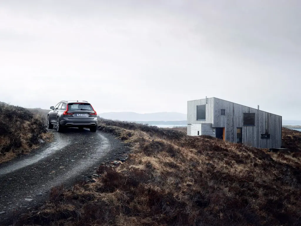 New Volvo V90 Cross Country Driving