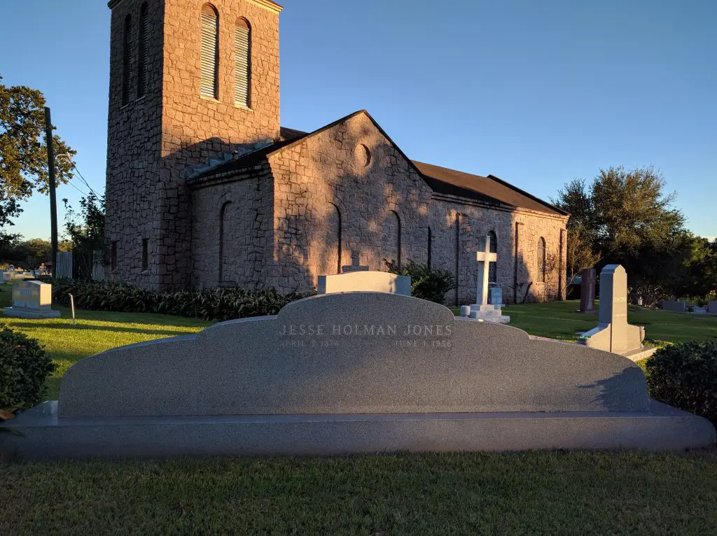 One of Houston's kingmakers resides at Forest Park Lawndale.