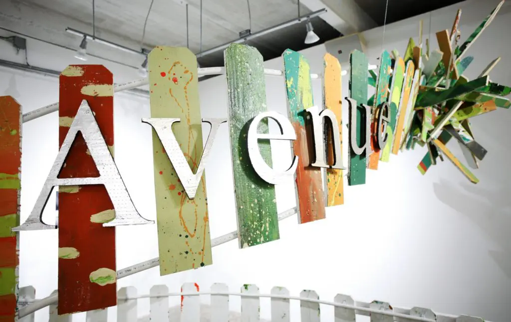 Donut Ice Cream Sandwiches, Smooth Music and Big Winners: This Arty Party Had It All