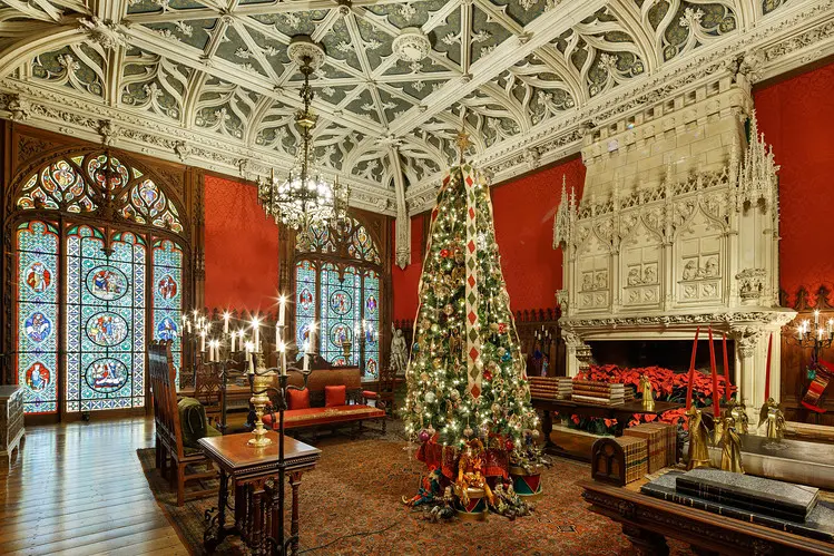 Houston’s Best Holiday Houses: Lavishly Decorated River Oaks & Tanglewood Stunners to be Shown Off