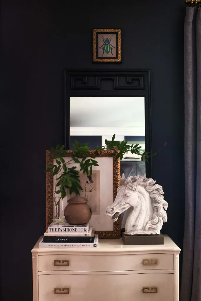 Tracy Achor Hayes inherited the mahogany chest, lacquered white with new
brass hardware, from her grandmother. Cast horse head from White Elephant.
The Picasso etching, circa 1960, belonged to her parents.