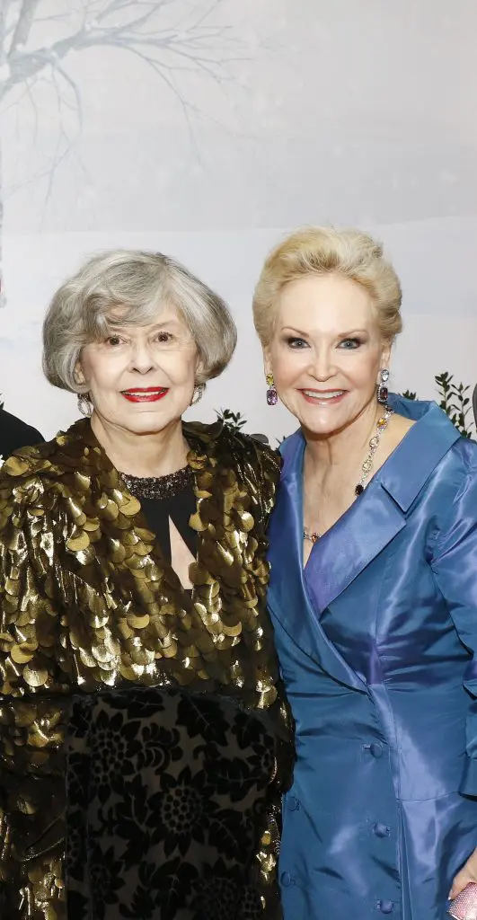 Dee Wyly, Jill Rowlett