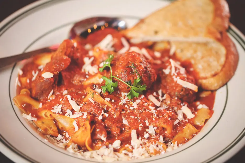 New York Worthy: Legendary Houston Restaurant Family’s New Bar & Grill Ups the Ante