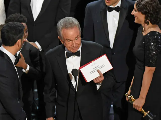Warren Beatty Exonerated: Inside the Oscars Fiasco — a Two Envelope Truther Tells All