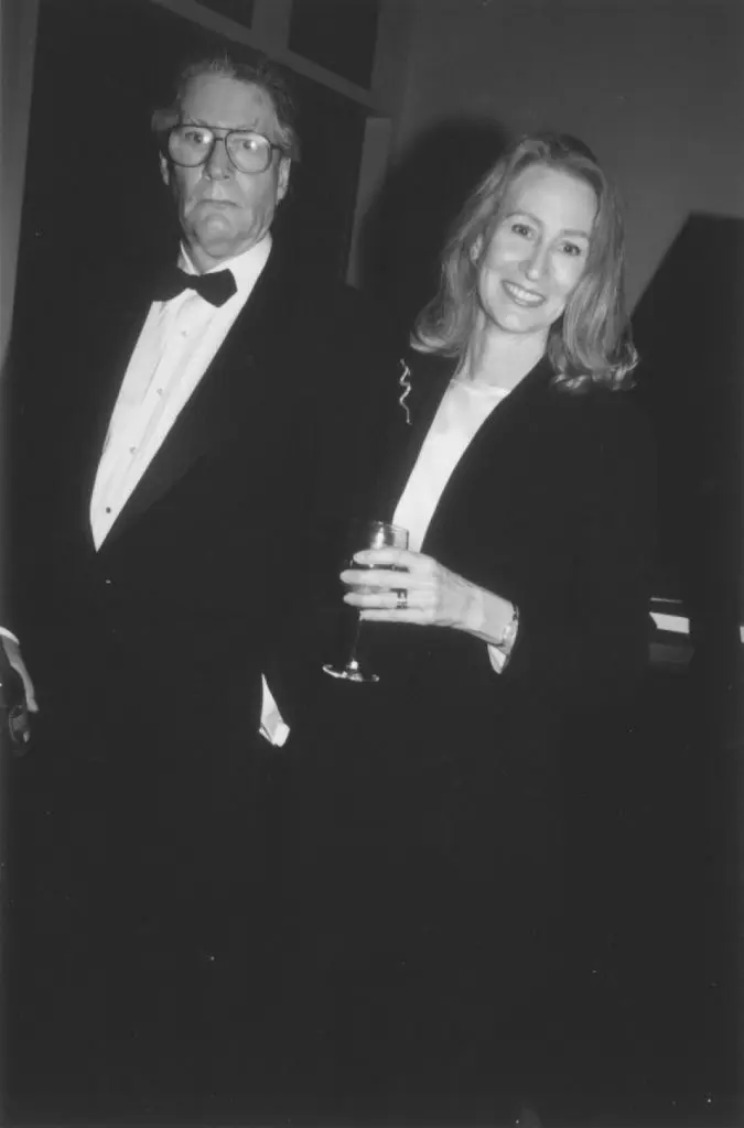 The late Walter Hopps and wife, Caroline Huber at the 2001 gala. The iconic museum director and curator Hopps was honored with the creation of a biennial curatorial award in his honor. (Photo Phyllis Hand) 