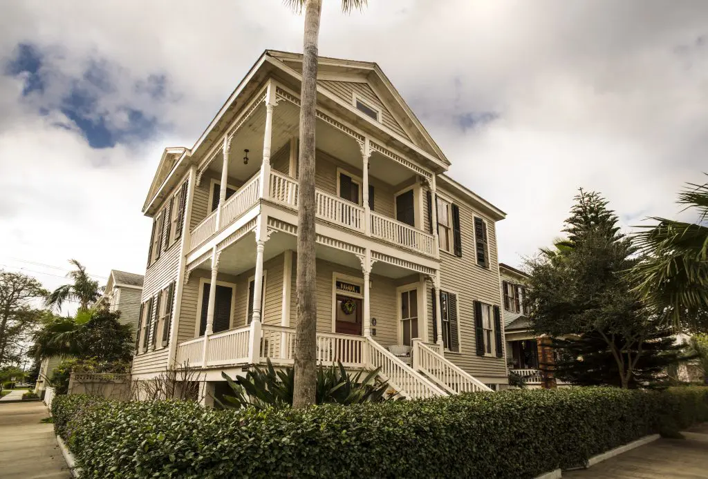 1601 Postoffice on the Galveston Historic Homes Tour. Photo by Illumine Photographic Services.