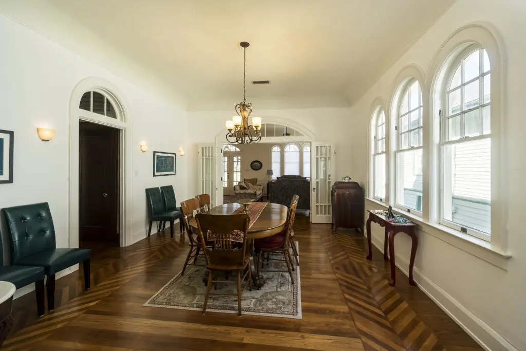 The dining room of 1602 25th, a home on the Galveston Historic Homes Tour. Photo by Illumine Photographic Services.