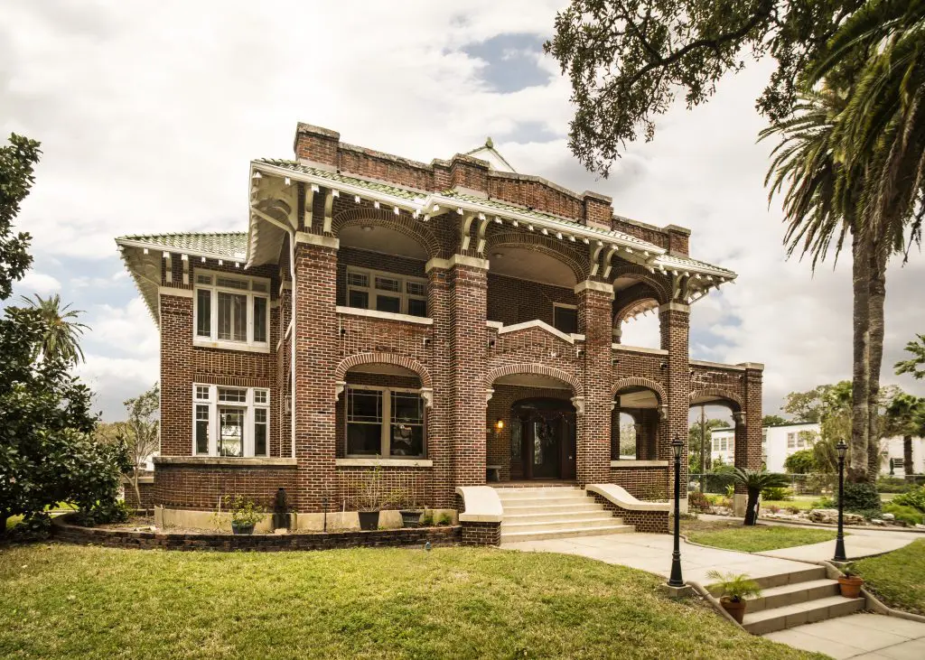 1715 35th on the Galveston Historic Homes Tour. Photo by Illumine Photographic Services.