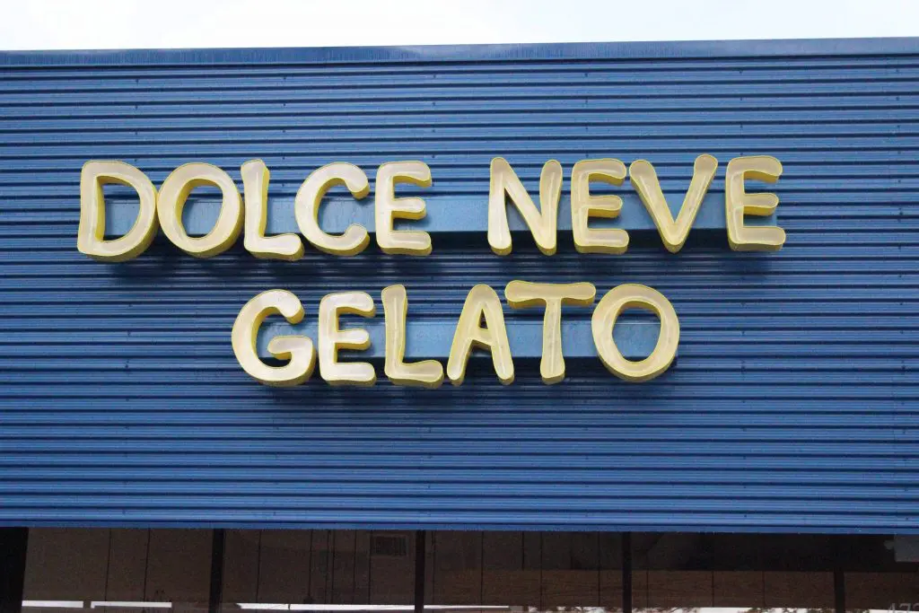 Dolce Neve is now scooping next door to Morningstar. 