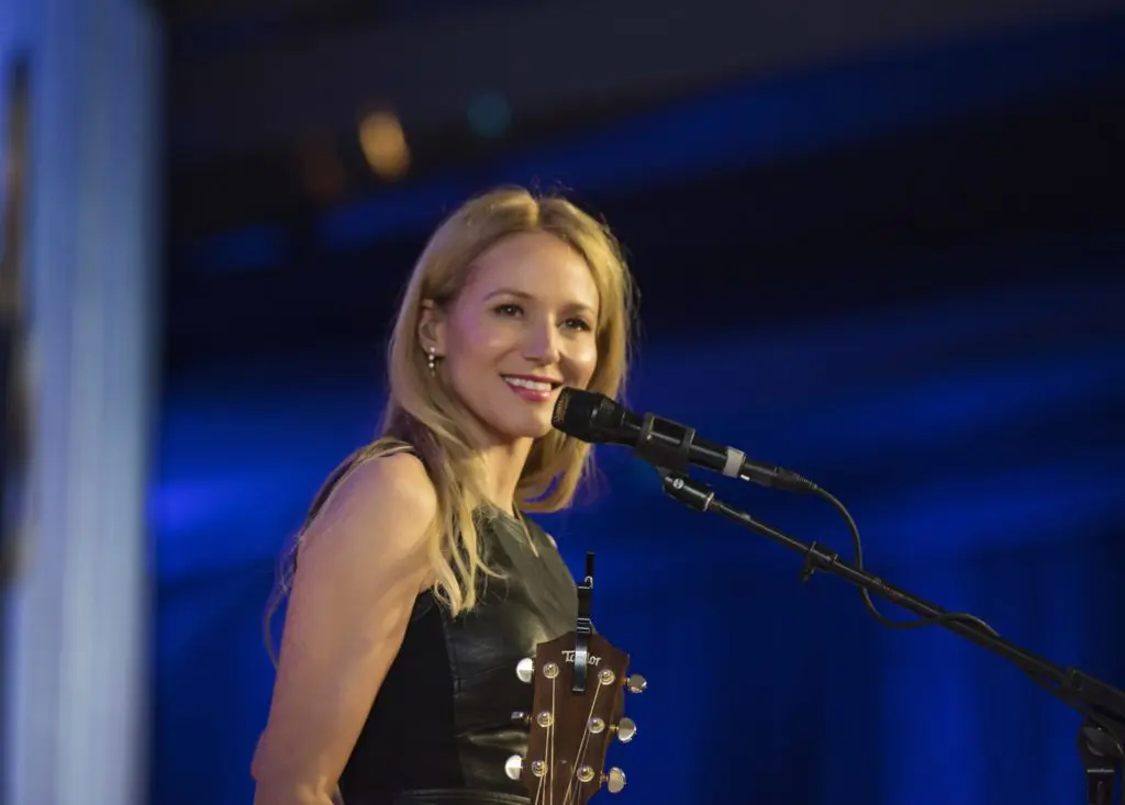 Superstar Pop Singer Wows 600 VIP Guests in a Lavish Tent Party: New Hospital Shakes Up The Woodlands for Openers