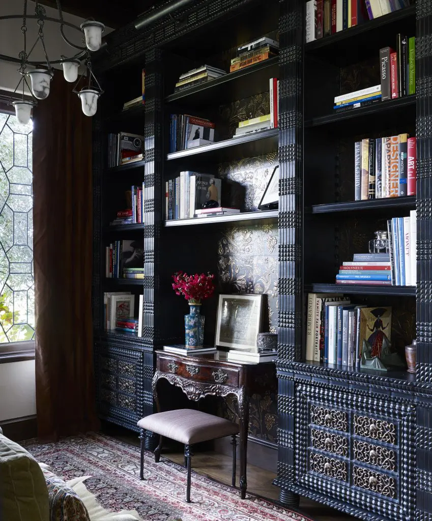 A room by Michael S. Smith from his book The Curated House, photo by Björn Wallander