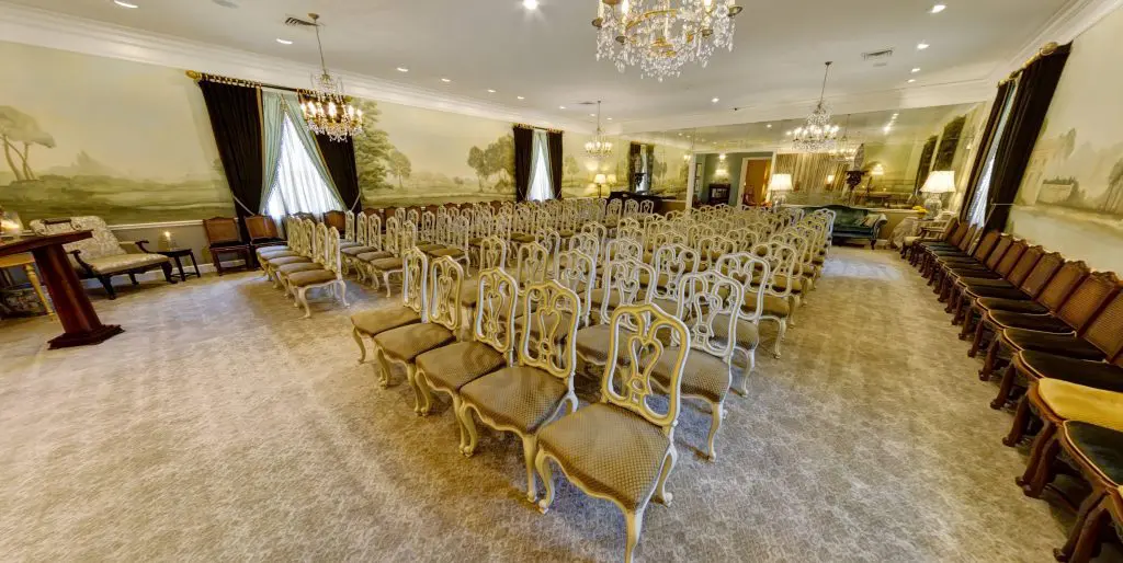 Bradshaw-Carter brings an artistic style and creates beautiful surroundings for funeral services.