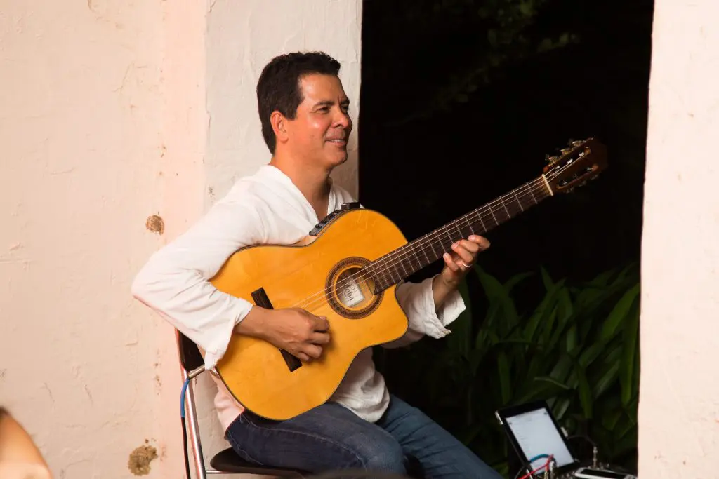 Guitarist Guillermo Serpas