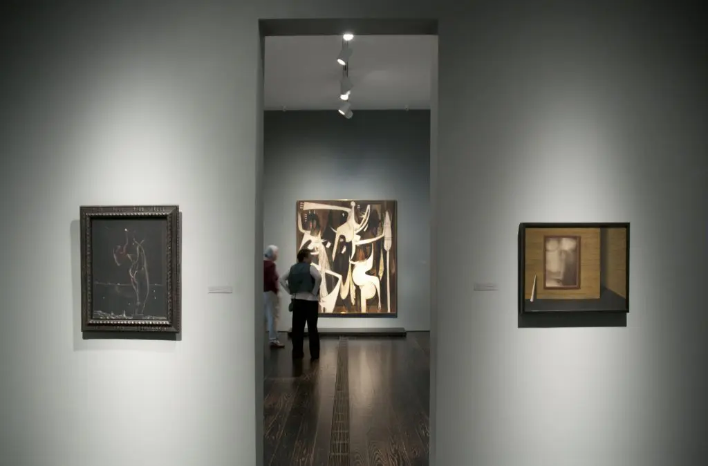 Patron Dominique de Menil worked with Renzo Piano on perfecting the design for the at-that-time privately funded museum, which was Piano's first ever commission in America. 