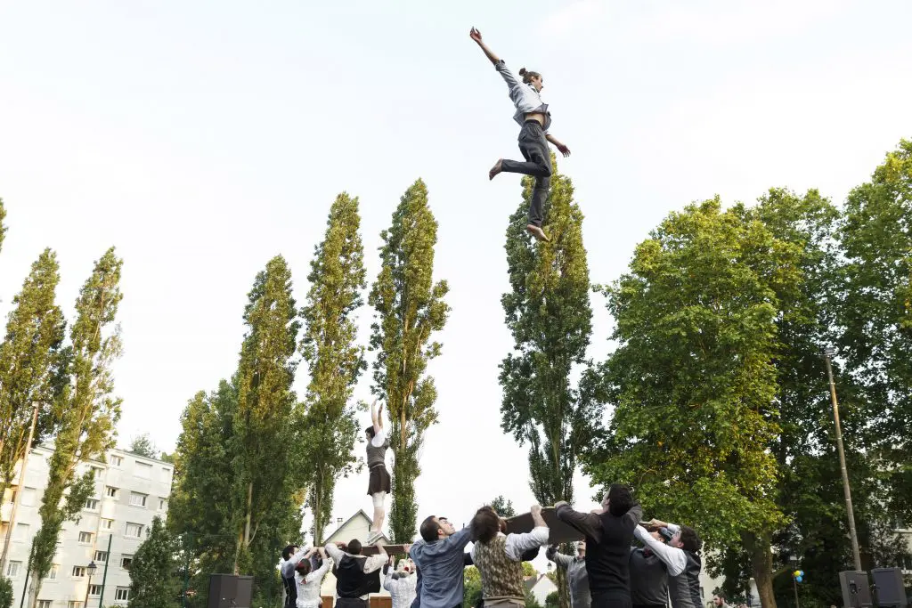 Compagnie XY among the elements. (Photo Christophe Raynaud de Lage)