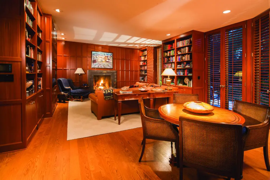 2930 Lazy Lane