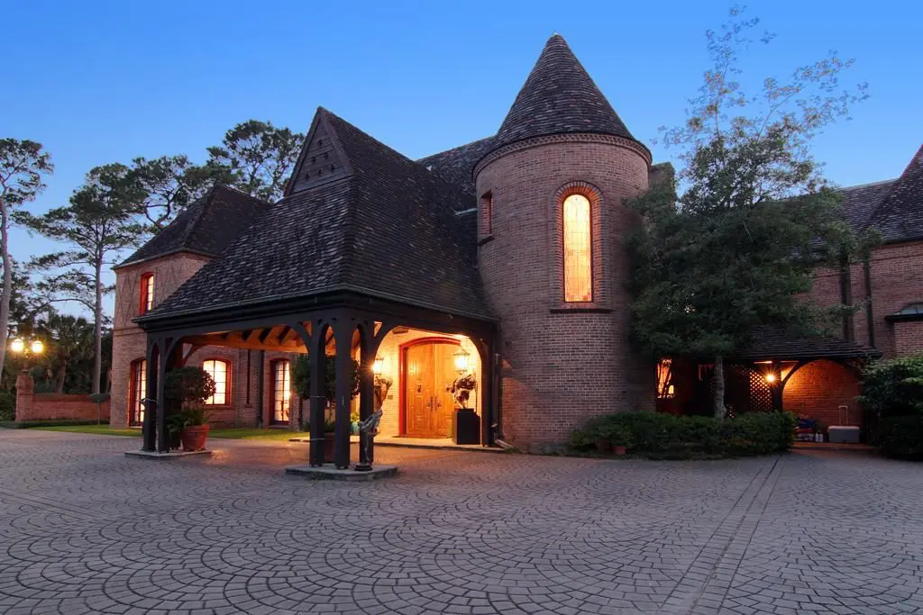 Houston's greatest architect, John F. Staub, originally designed the house for Mr. and Mrs. Harry C. Hanszen.