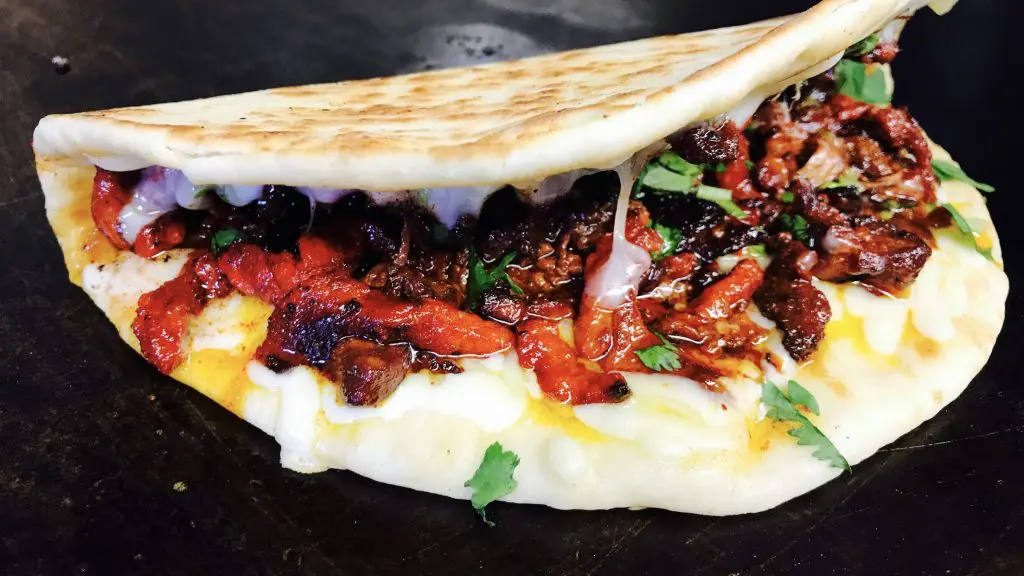 La Macro's Naan Quesa-Nia 