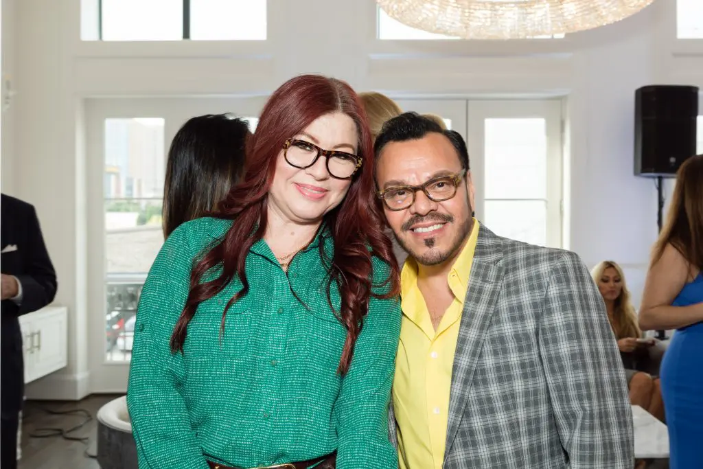 Laura Olivares, Joe Omar