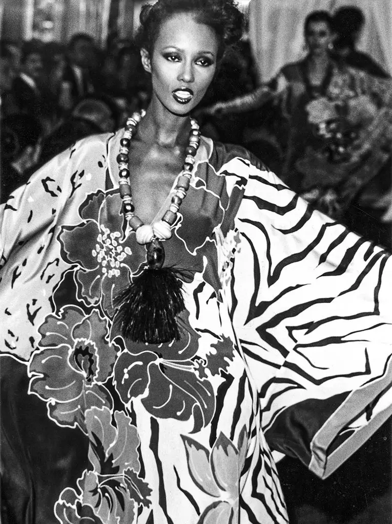Caftan of hand-painted silk
crepe de chine, Summer 1982 (Photo courtesy Oscar de la Renta, LLC)