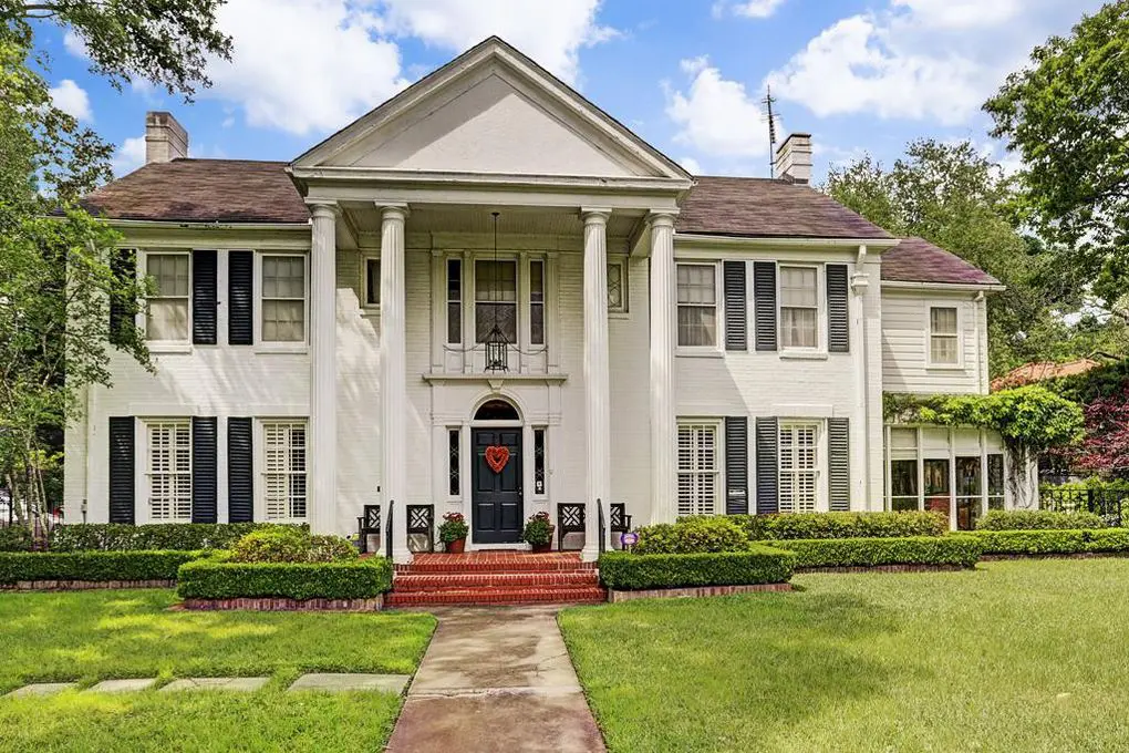 The colonial-style mansion in River Oaks where Louise and Dr. Denton Cooley lived