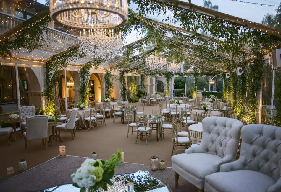 A tony event in the Woodlands crafted by A Fare Extraordinaire.
(Photo Brandy Stoesz Photography)
