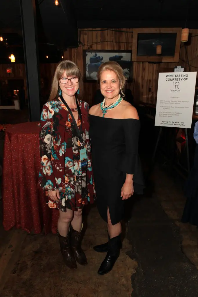 Katie Powell, Teri Moy