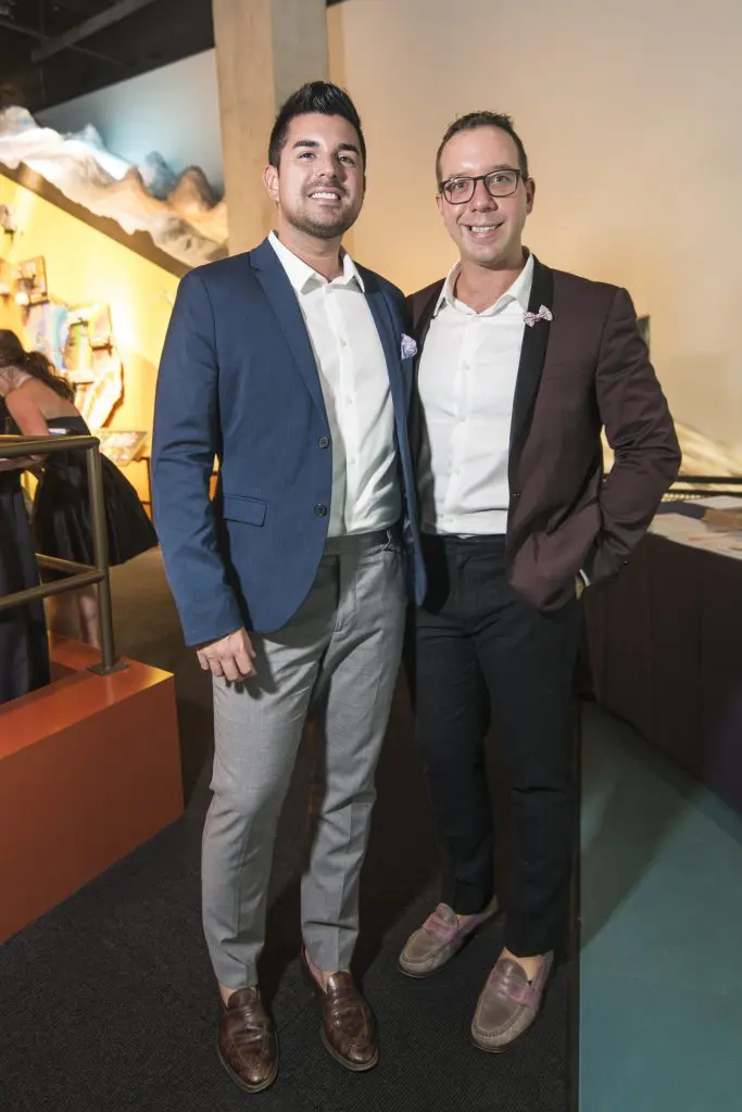 Oskar Novoa, Ryan Mitchell