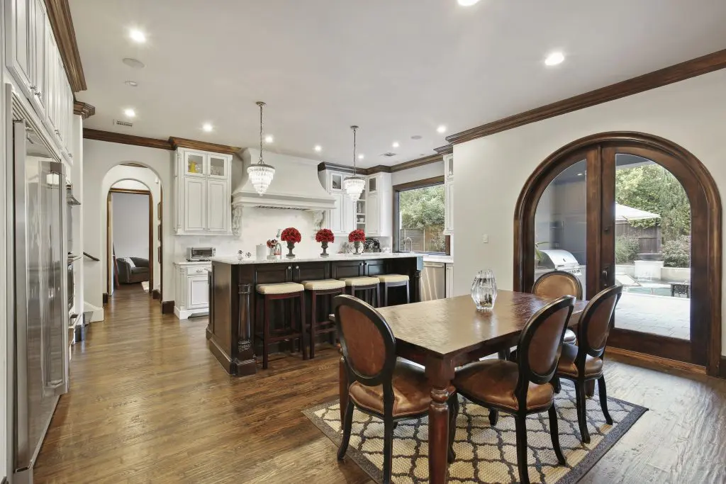 5122 Horseshoe Trail is a retreat that's built for entertaining.