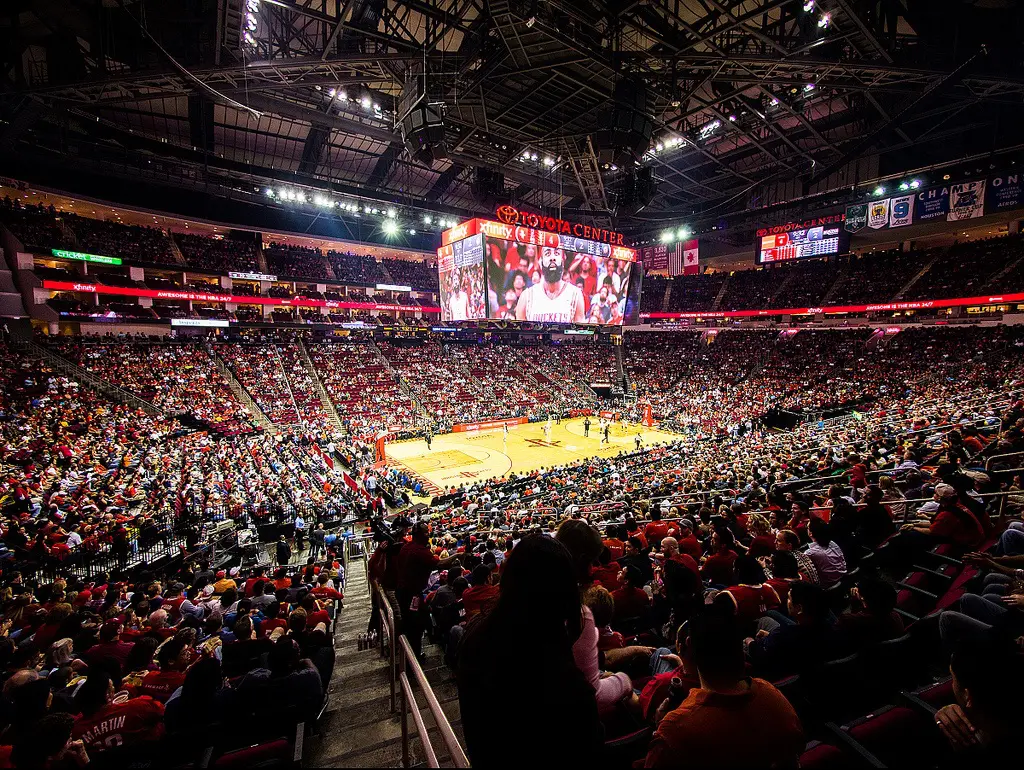 Rockets crowd Toyota Center
