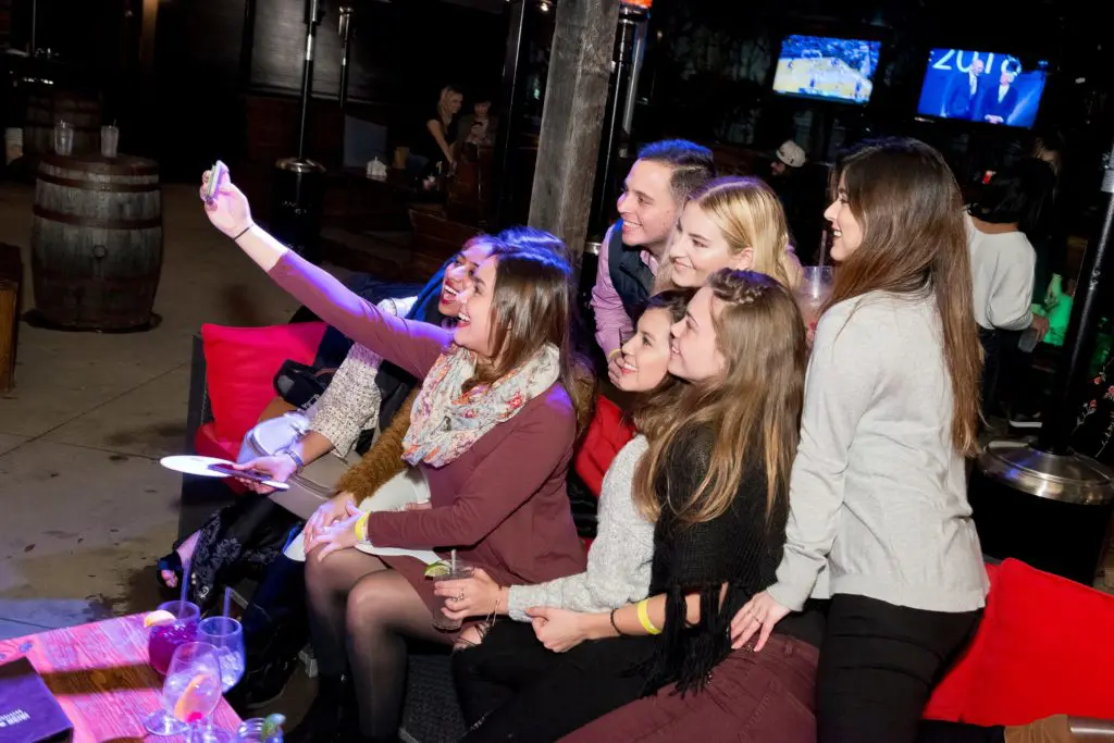 Houston’s Hottest Bachelors and Bachelorettes Auction Themselves Off For a Good Cause: When Dating Does Good