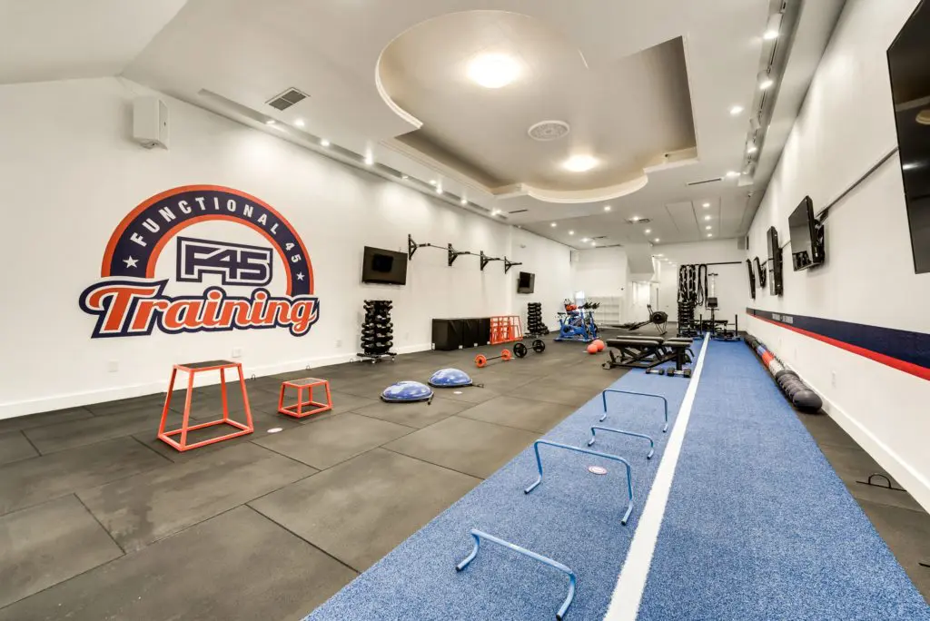 F45 combines HIIT, functional training and interval training. 