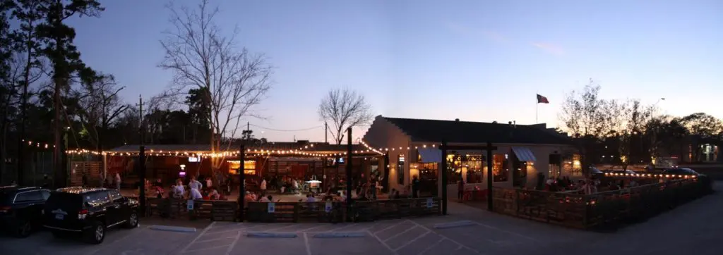 Patio Cottonwood