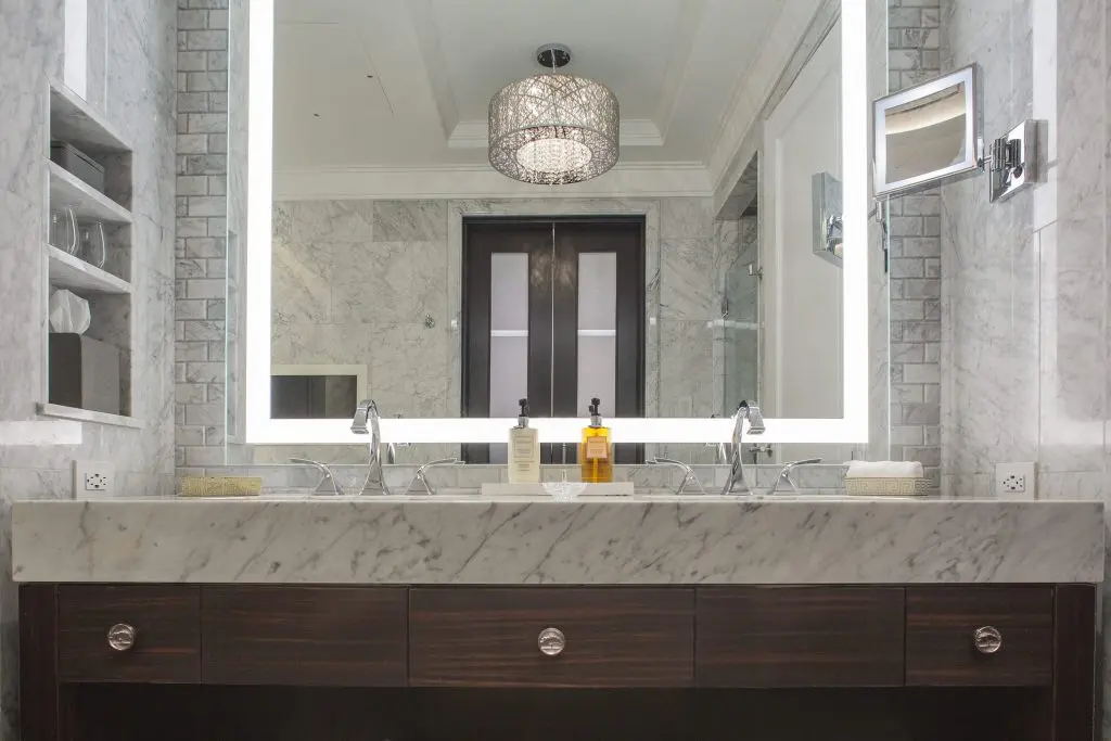 The Pot Oak's standard bathrooms bring the marble wows.