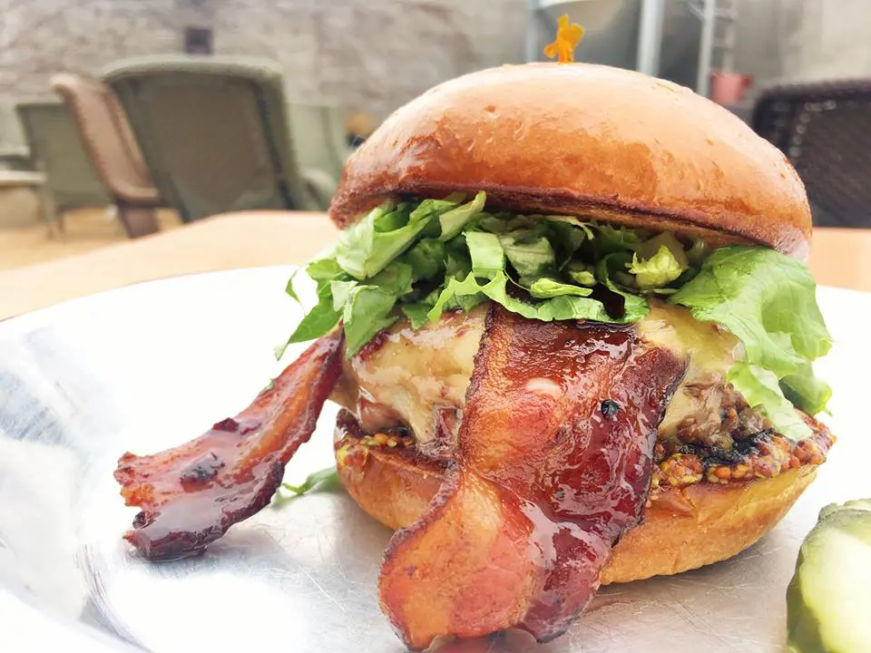 Rodeo Goat Ice House has come to the East End with an oversized patio and juicy burgers named after Houston icons. (Photo by Rodeo Goat.)