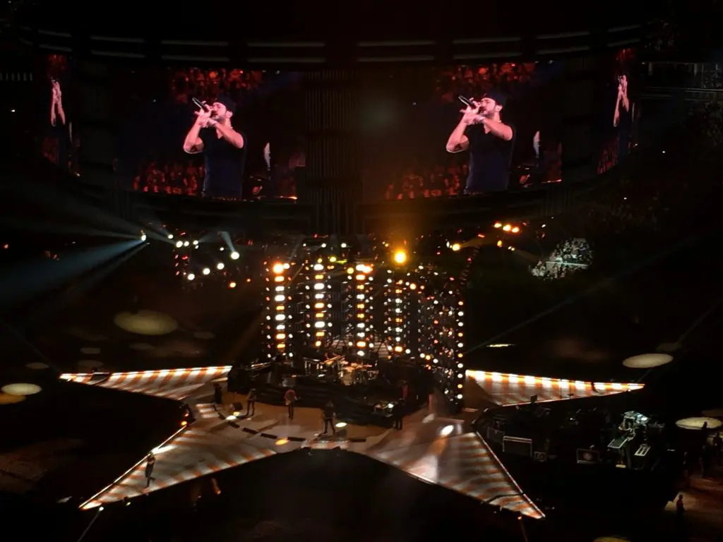 Luke Bryan performed songs from many different albums. 