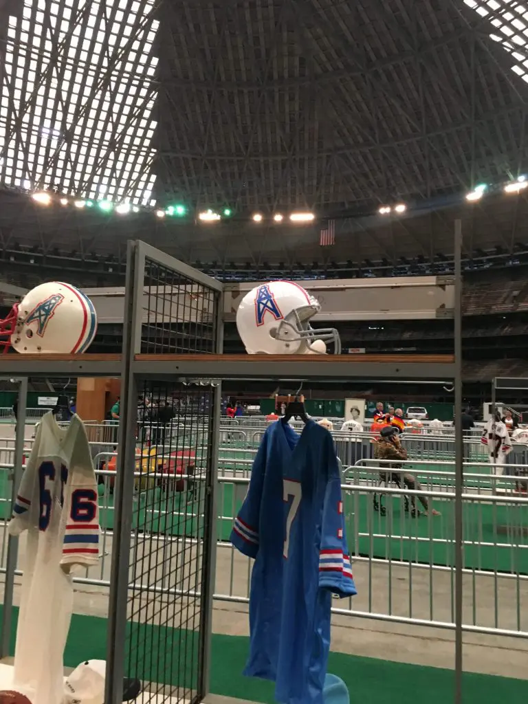 There were a half dozen stalls with sports artifacts. 