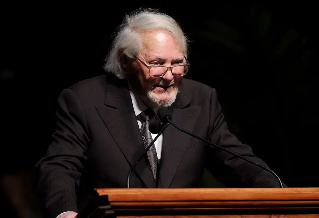Clive Cussler shared that he read Gone With the Wind long before he started writing this famed adventure novels. (Photo by Dave Rossman.)