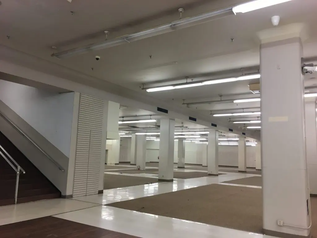 The building's high ceilings and large footprint meet techies' preferences. 