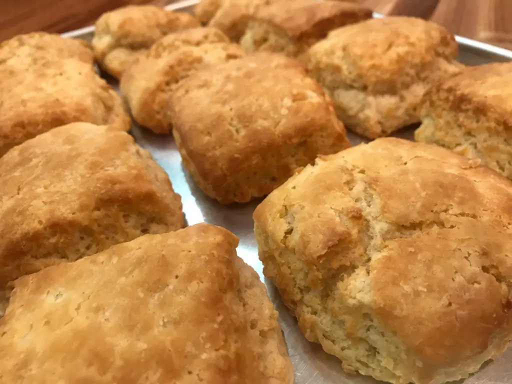 New Biscuit Restaurant Shakes Up North Texas’ Waterfront: Sandwiches, Tater Tots and Patio Fun Await on The Boardwalk