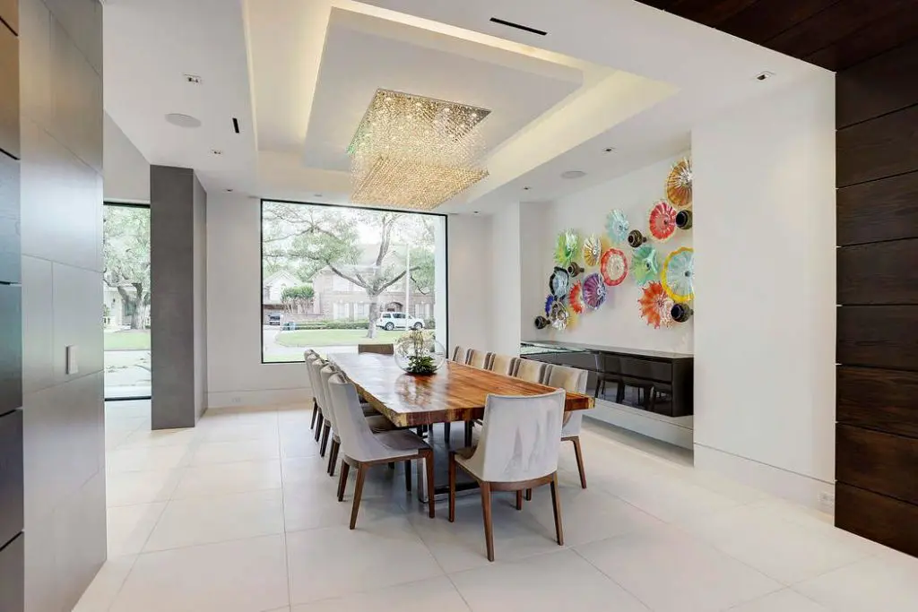 The dining room boasts an elegant chandelier from the Czech Republic. 