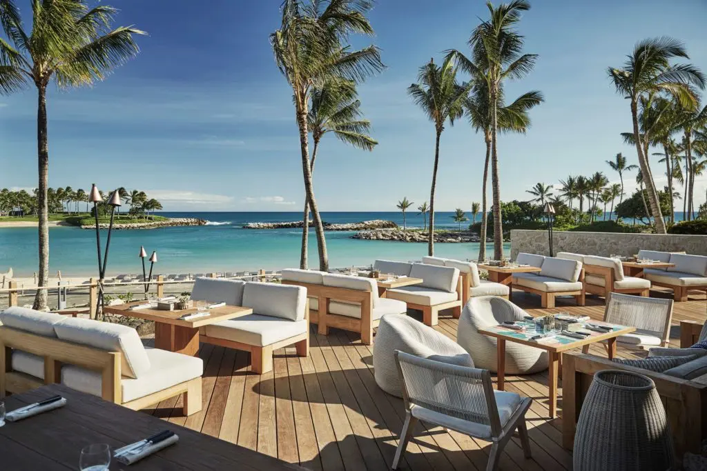 Mina's Fish House's patio basks in the Hawaiian sunlight. 
