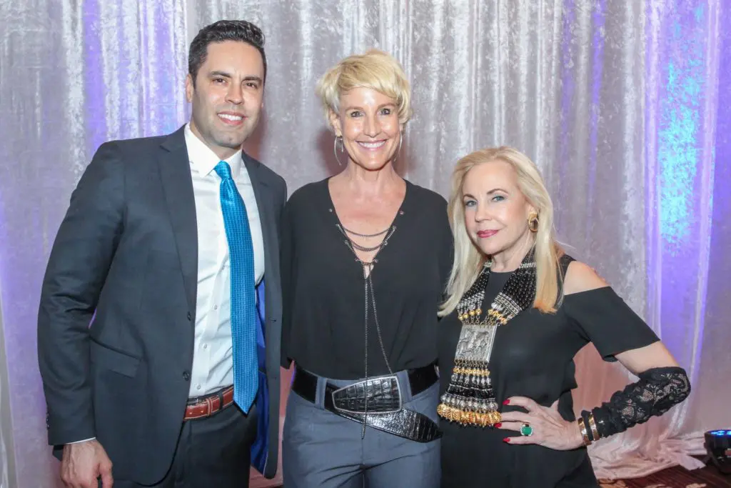 Erin Brockovich Keeps a Houston Audience on Edge — and Cancer Warriors Earn Rousing Cheers: Fighting for a Blue Cure